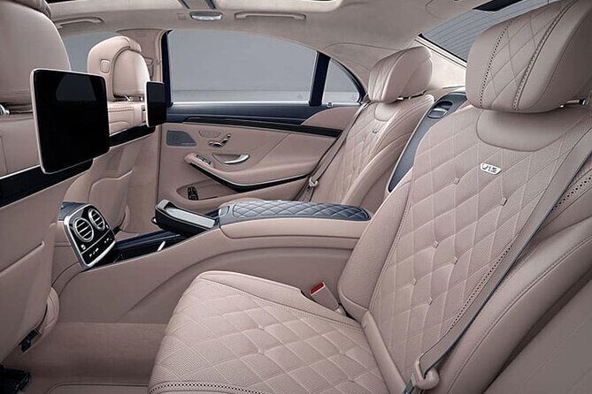 Luxury Taj Mahal Tour by Mercedes - BMW - Audi - Starting Your Day with Style and Ease