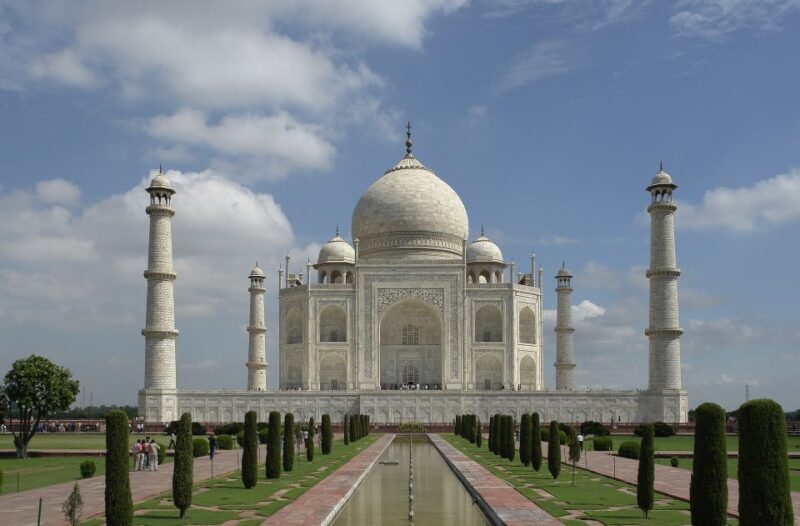 Luxury train tour from Delhi to Agra - Key Points
