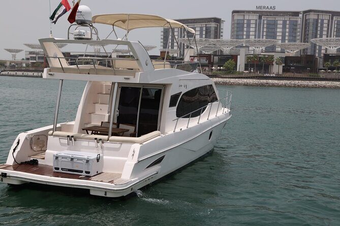 Luxury Yacht Charter : Dubai Marina, Atlantis The Palm & Burj Al Arab - An In-Depth Look at the Yacht Experience