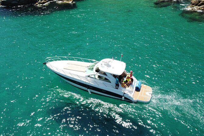 Luxury yacht for private tour EN Cabo San Lucas - In-Depth Look at the Itinerary