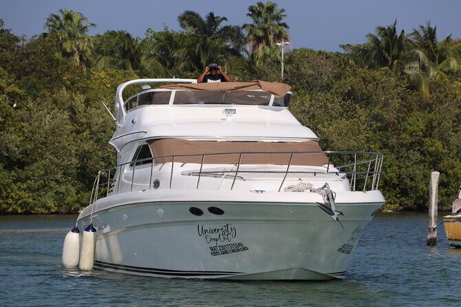 Luxury Yacht in Paradise and snorkel by Isla Mujeres - Analyzing the Value: Is It Worth the Price?