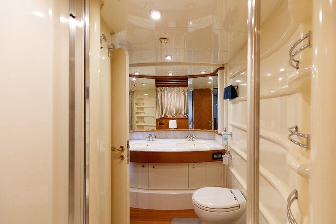 Luxury Yacht Private Rental from Dubai Marina - An In-Depth Look at the Yacht Experience