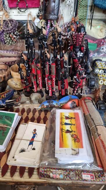 Maasai Market Souvenir Shopping - Introducing the Maasai Market Souvenir Shopping Experience