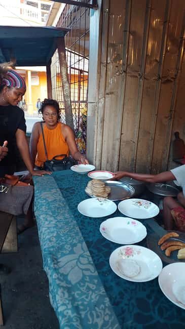 MADAGASCAR DIEGO SUAREZ: STREETFOOD TOUR - A Deeper Look at the Diego Suarez Street Food Tour