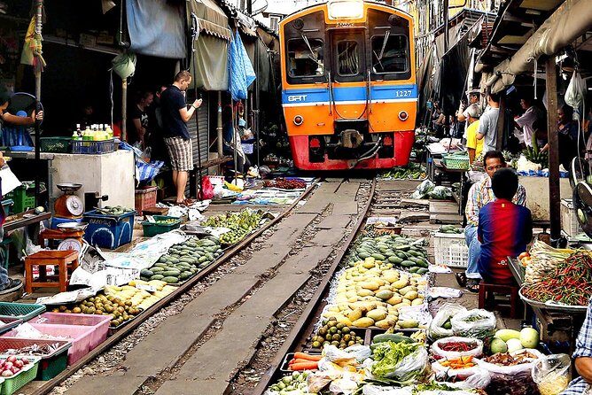 Maeklong Train Market & Damnoensaduak Floating Market Tour - What the Tour Includes and Excludes