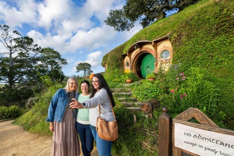 Magical Hobbiton: Small-Group Guided Tour from Auckland - Who Should Consider This Tour?
