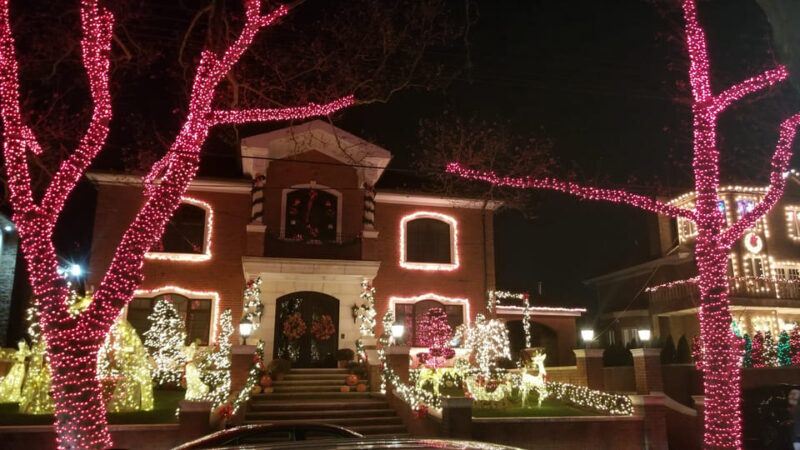 Magnificent Christmas Lights Tour of Dyker Heights Brooklyn - An In-Depth Look at the Dyker Heights Christmas Lights Tour