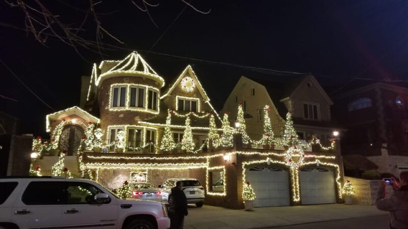Magnificent Christmas Lights Tour of Dyker Heights Brooklyn - Who Will Enjoy This Tour?