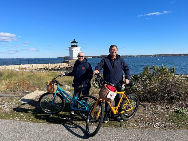 Maine Coastal Lighthouse:Two-hour bicycle tour - A Closer Look at the Experience