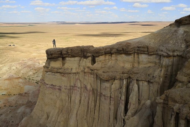 Majestic Gobi Desert with overnight in Terelj NP (incl. Chinggis Khan Statue) - Transport and Logistics