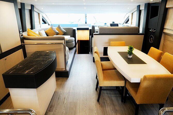 Majesty 77ft Diamond Dust Dubai's best yacht rental - FAQ