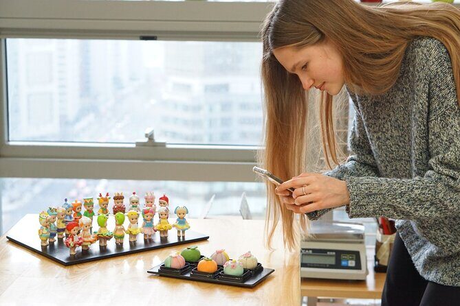 Making BeanPaste Rice Cake Experience in Seoul - Group Size and Atmosphere