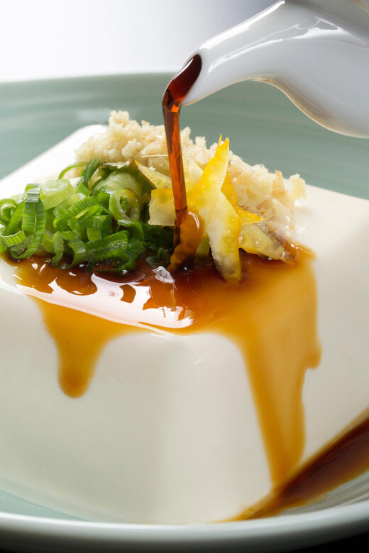 Making Fresh To-fu from soybeans in Kyoto - An In-Depth Look at Making Tofu in Kyoto