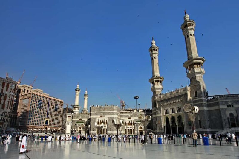 Makkah: Holy Sites and Local Family Experience Tour - Exploring Makkah’s Sacred Landmarks