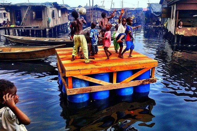 Makoko Floating Community Tour - An In-Depth Look at the Makoko Floating Community Tour