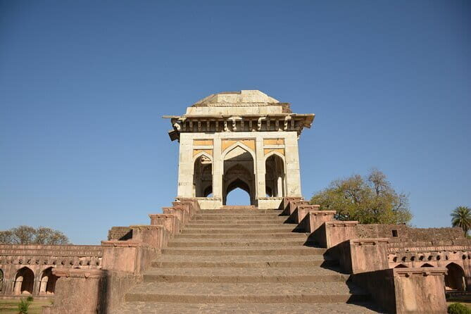 Mandu & Maheshwar Day Tour from Indore with Guide & Entrances - Detailed Experience Breakdown