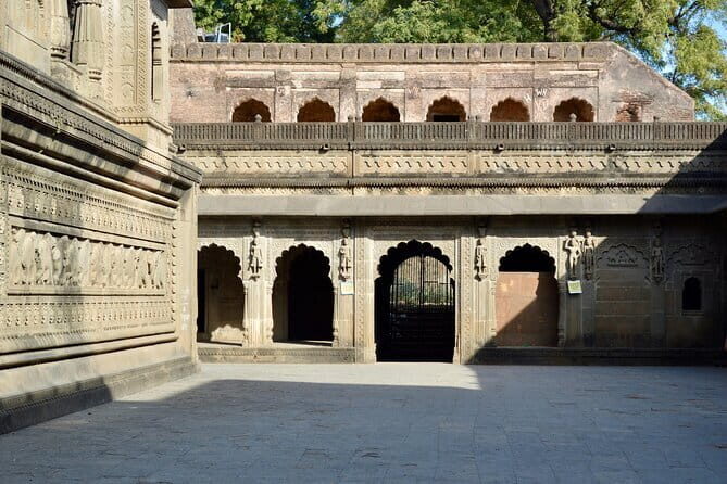 Mandu & Maheshwar Day Tour from Indore with Guide & Entrances - Pricing and Value