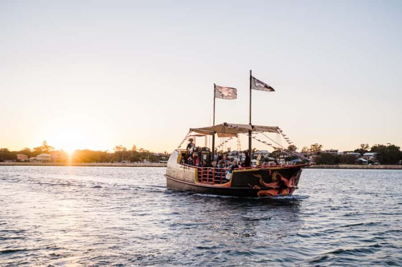 Mandurah: 1.5 Hour Sundowner Cruise - Key Points