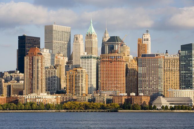 Manhattan Adventure Sightseeing Boat Tour - departing DOWNTOWN - Key Points