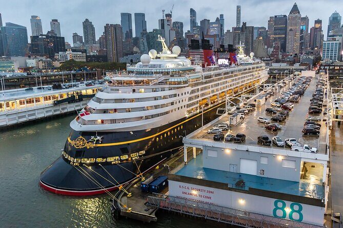 Manhattan Cruise Terminal to LGA Airport XL Mini Van - The Experience in Context