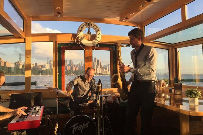 Manhattan Evening Jazz Cruise - An Authentic Waterway Escape with a Musical Twist