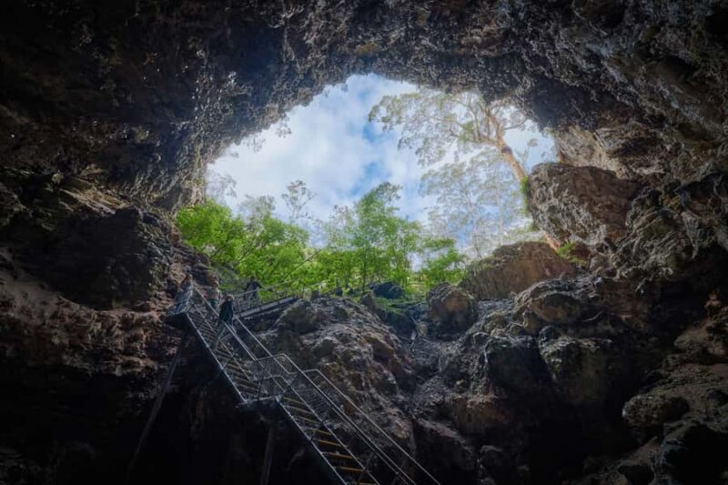 Margaret River: Lake Cave Fully-Guided Tour - Guides and Commentary: Bringing the Cave to Life