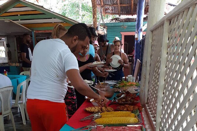María and Miguel stop - Half day tour to El Limón waterfall with lunch included - FAQ: Your Questions Answered
