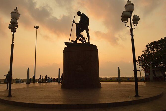 Marina Beach walking tour by tourism ministry approved company - Key Points