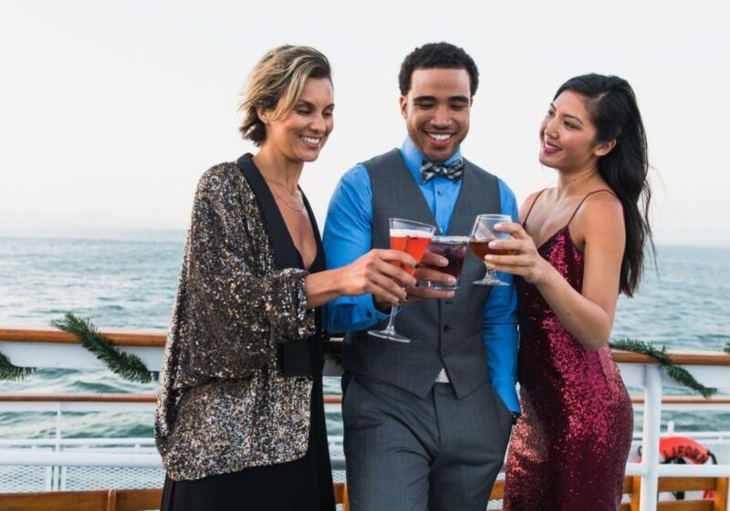 Marina Del Rey: Christmas Day Buffet Brunch or Dinner Cruise - Who Should Consider This Experience?