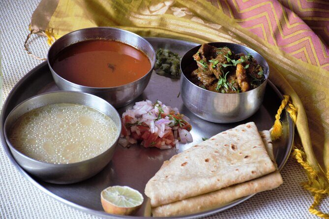 Market Tour & Maharashtrian Cooking Class in Mumbai with a Chef - Key Points