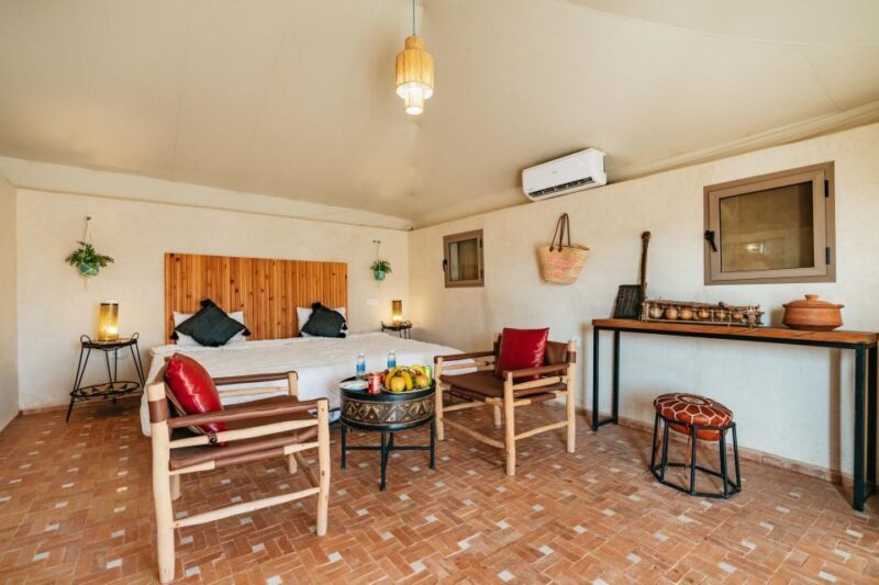 Marrakech: Agafay Desert Overnight, Dinner Show & Pool - Is This Tour Worth It?
