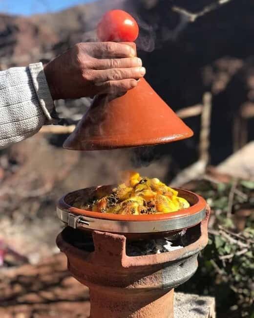 Marrakech: Agafay Desert Sunnet dinner with show - Who Should Consider This Tour?
