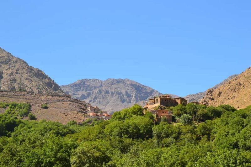 Marrakech: Atlas Mountains and Three Valleys Trip with Lunch - Lunch with a View
