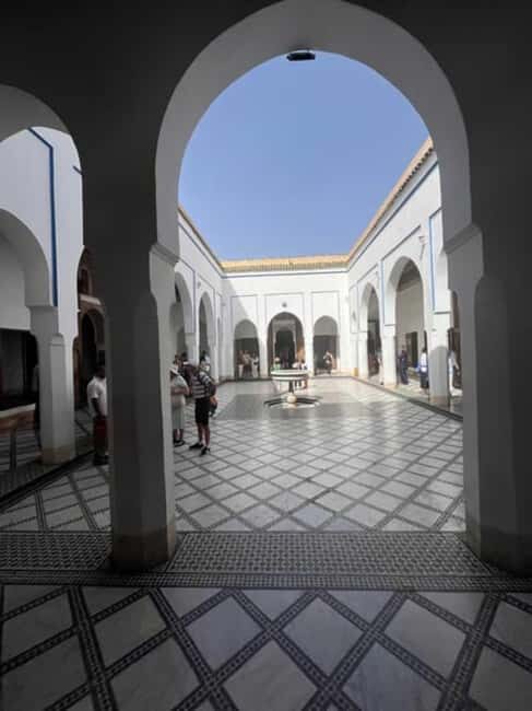 Marrakech: Discover the Souks and Medina with Licensed guide - A Closer Look at the Marrakech Souks Tour