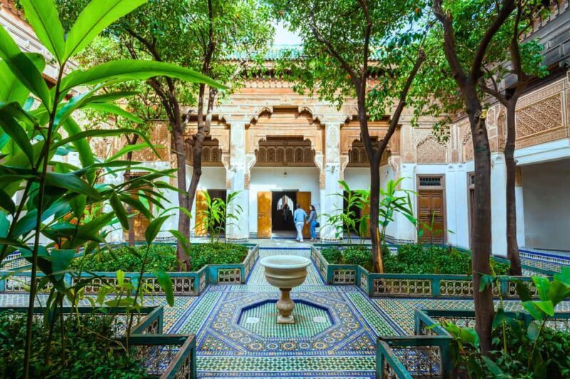 Marrakech Guided Tour: Bahia Palace, Saadian Tombs & Medina - Key Points