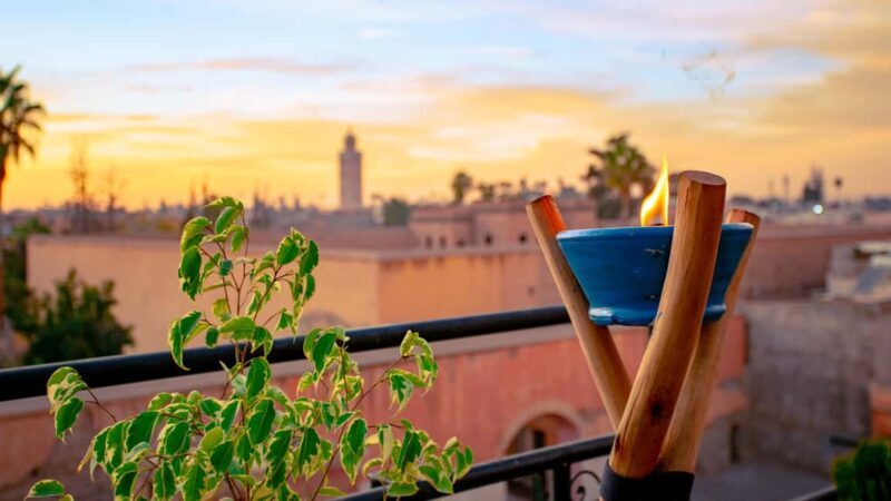 Marrakech: Rooftop Dinner with Koutoubia View - Atmosphere and Vibe