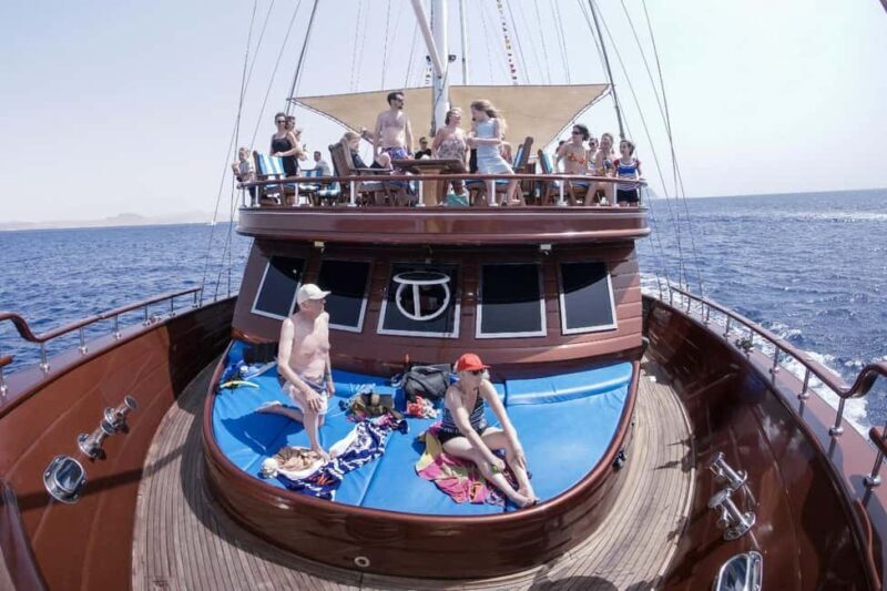 Marsa Alam: Pirates Premium Boat to turtle bay with lunch - A Comprehensive Look at the Tour Experience