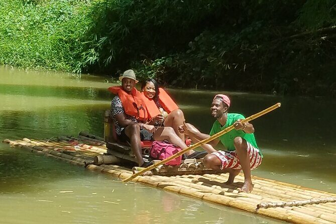 Martha Brae Rafting Ocho Rios, Runaway Bay, Falmouth&Montego Bay - Martha Brae Rafting Ocho Rios, Runaway Bay, Falmouth & Montego Bay — A Relaxing Jornada in Jamaica