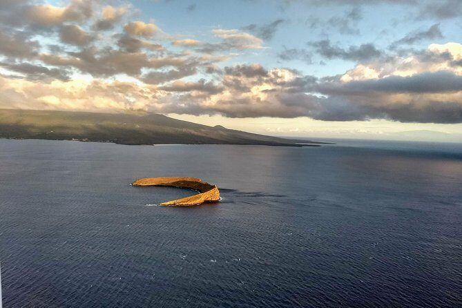 Maui Circle Island-PRIVATE-Air Tour for 2-5: Waterfalls & Lava! - FAQs