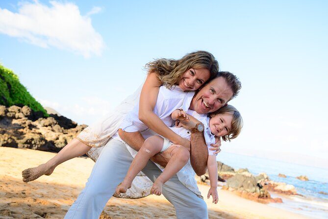 Maui Family and Couple Beach Photo Session - The Experience through the Eyes of Travelers