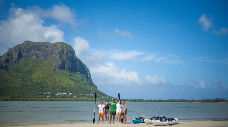Mauritius: Guided Kayak tour to Benitiers Island - Key Points