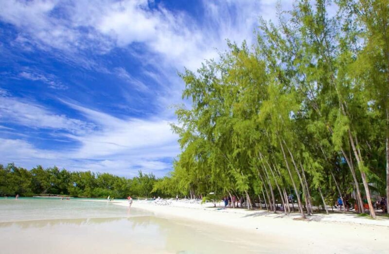 Mauritius: Ile aux Cerfs Boat Tour with BBQ Lunch and Drinks - Key Points