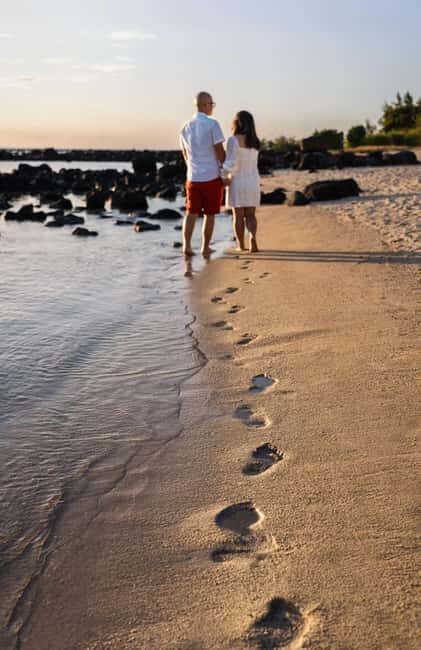 Mauritius: Sunset photoshoot (Honeymoon/family shoots) - The Sum Up