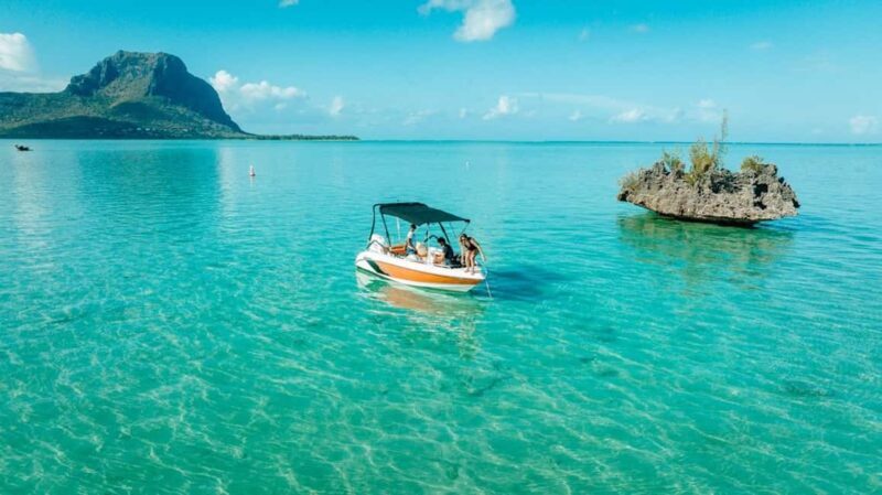 Mauritius: Swim with Dolphins Full-Day with Lunch/Drinks - FAQs