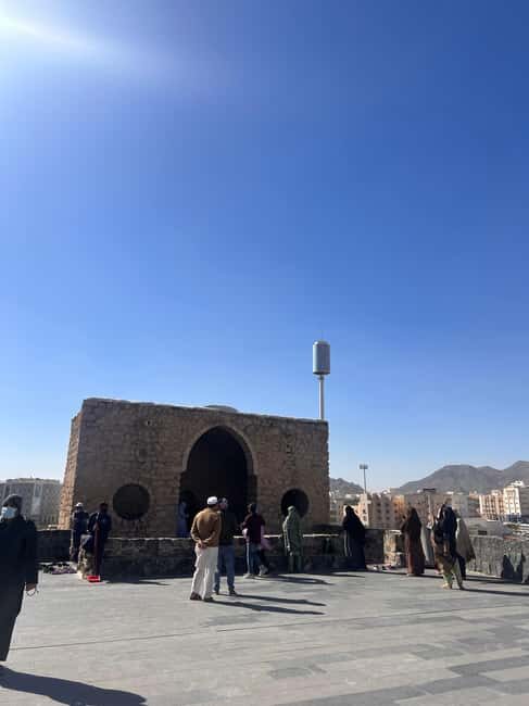 Medina: Ziyarat Sightseeing Tour - Authentic Experiences and Insights