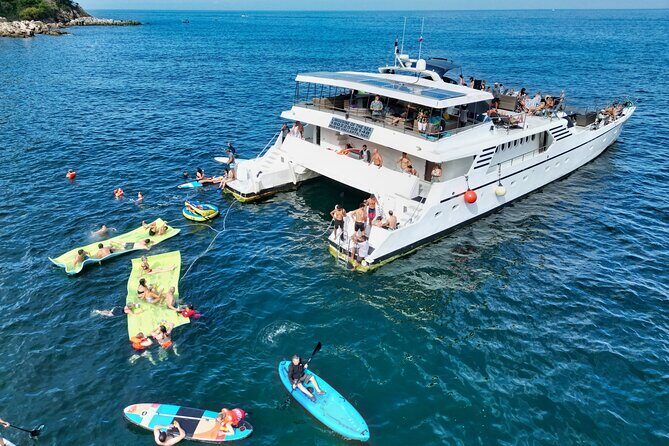 Mega Yacht Limousine of the Sea 1: Puerto Vallarta - What Makes This Yacht Tour Stand Out