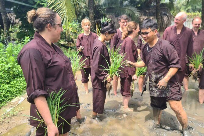 Mekong 2 Days 1 Night SMALL GROUP Stay at Family Tiny Homestay WITH BBQ DINNER - FAQ