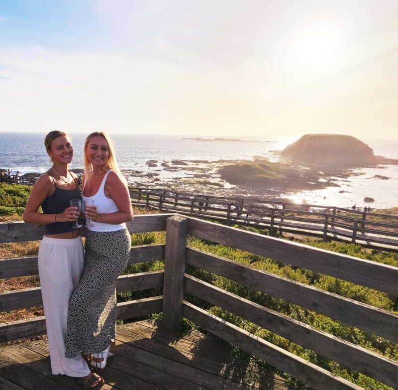 Melbourne: Boutique Phillip Island Wine, Dine & Penguin Tour - Scenic Drive & Sunset at the Penguin Parade