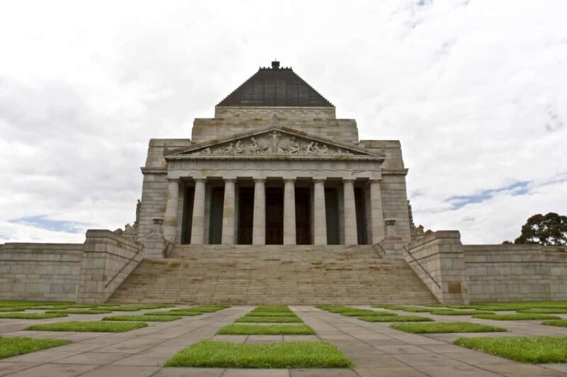 Melbourne Highlights & Aussie Wildlife Express Tour - Wildlife Encounters at Moonlit Sanctuary