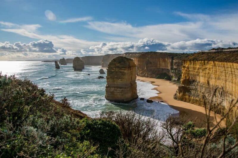 Melbourne: Reverse Great Ocean Road 12 Apostles with Lunch - Key Points